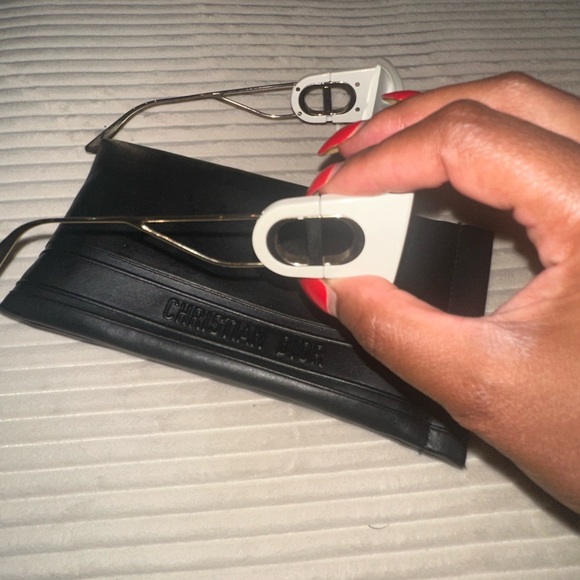 Dior Brown and White Oversized Sunglasses - Picture 2 of 5